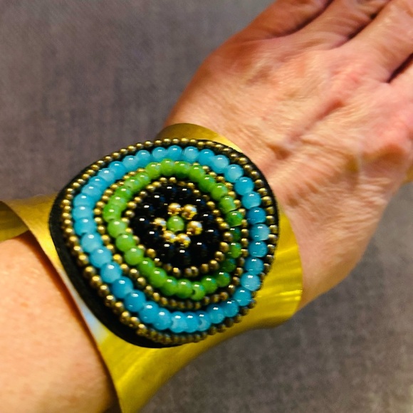 Vibrant Cuff bracelet with green, turquoise, black & gold, adjustable - Picture 2 of 6